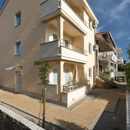 Mirjana * Location And Close To Apartment