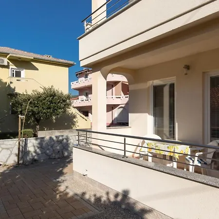 Mirjana * Location And Close To Apartment