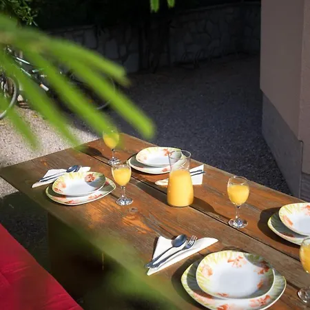 Apartment Mirjana * Location And Close To Punat