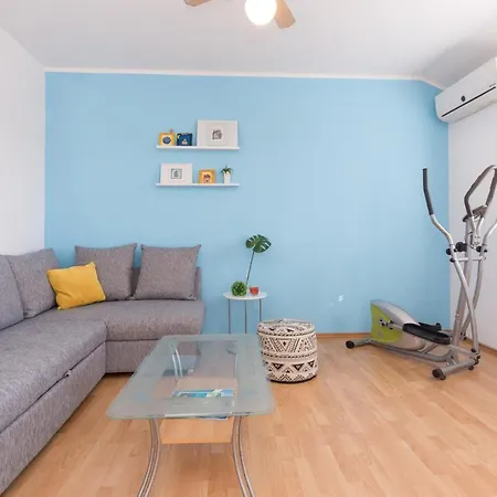 Mirjana * Location And Close To