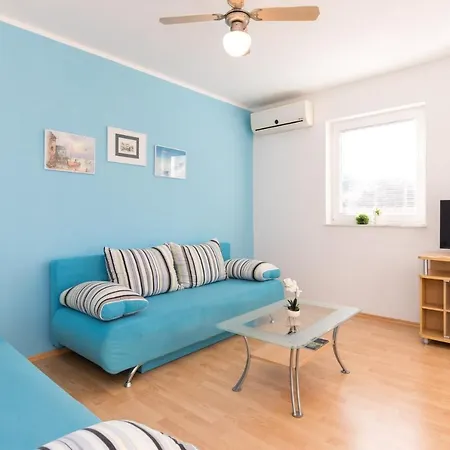 Mirjana * Location And Close To