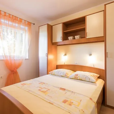 Mirjana * Location And Close To
