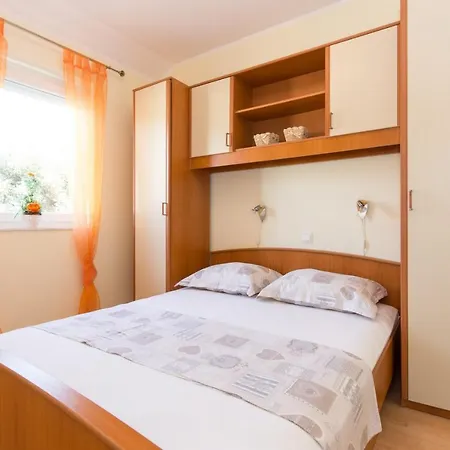 Mirjana * Location And Close To * Punat