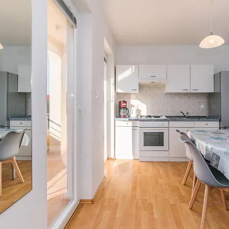 Mirjana * Location And Close To Apartment