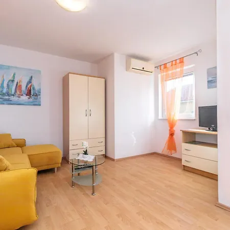 Apartment Mirjana * Location And Close To Punat