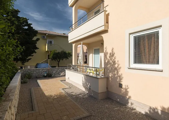 Mirjana * Location And Close To Appartement