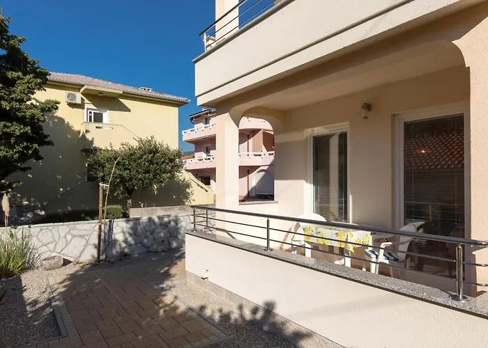 Mirjana * Location And Close To Appartement