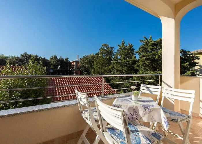 Mirjana * Location And Close To 아파트