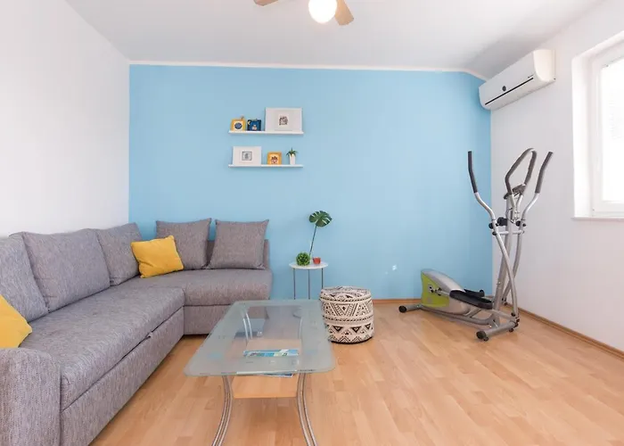Mirjana * Location And Close To