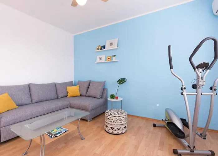 Mirjana * Location And Close To 아파트