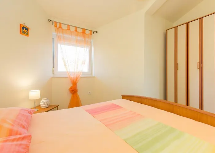 Mirjana * Location And Close To 아파트 *
