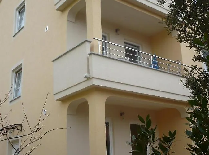 Mirjana * Location And Close To 아파트 *